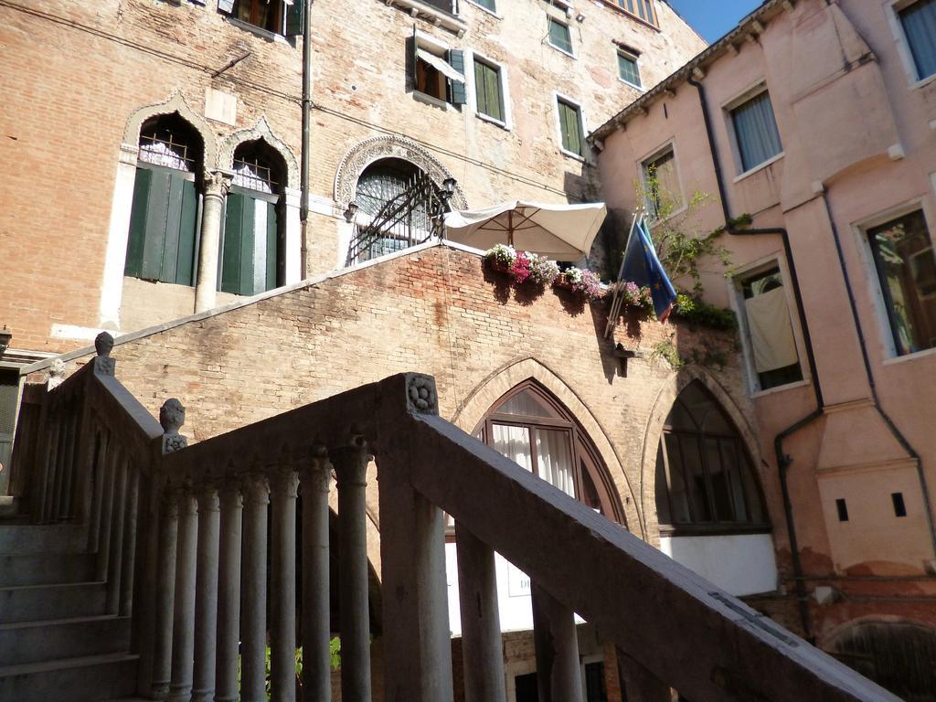 Palazzo Lion Morosini - Check In Presso Locanda Ai Santi Apostoli Venice Exterior photo