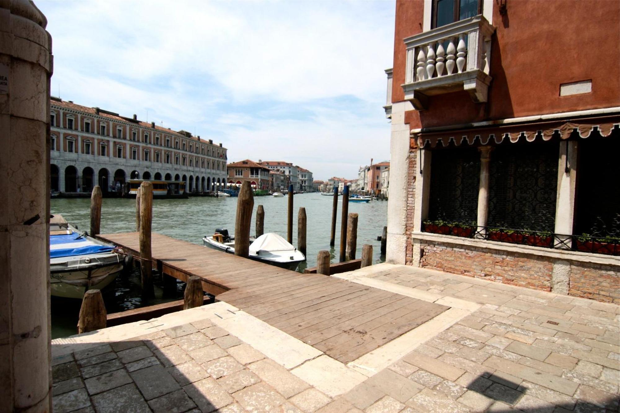 Palazzo Lion Morosini - Check In Presso Locanda Ai Santi Apostoli Venice Exterior photo