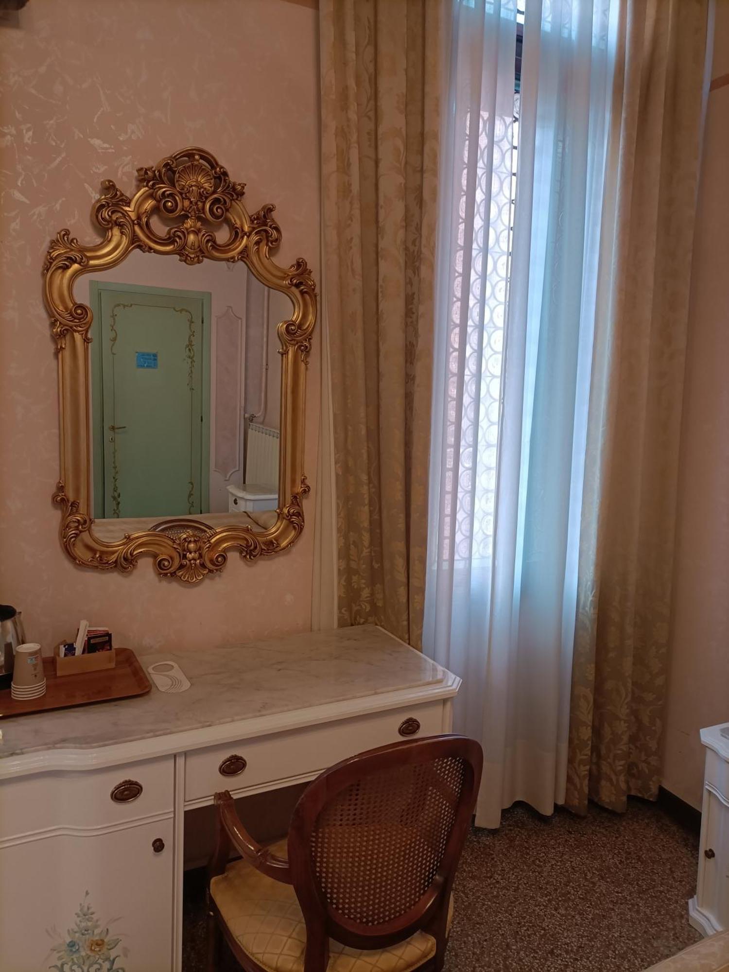 Palazzo Lion Morosini - Check In Presso Locanda Ai Santi Apostoli Venice Exterior photo