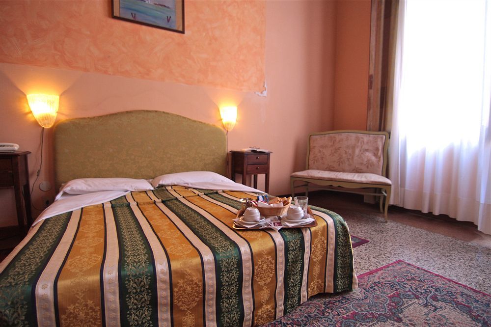 Palazzo Lion Morosini - Check In Presso Locanda Ai Santi Apostoli Venice Exterior photo