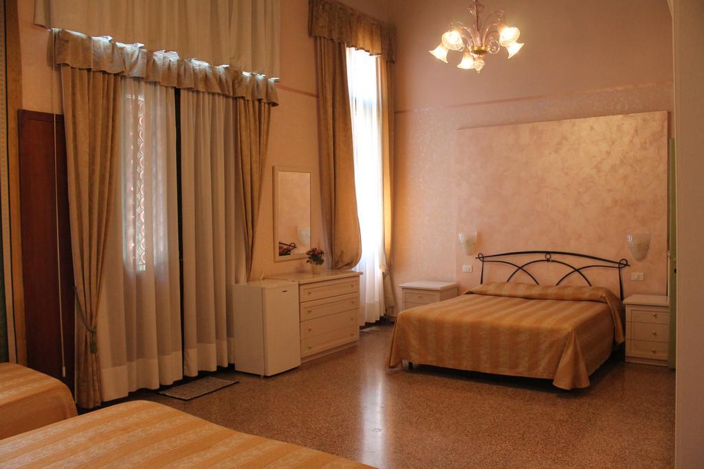 Palazzo Lion Morosini - Check In Presso Locanda Ai Santi Apostoli Venice Exterior photo