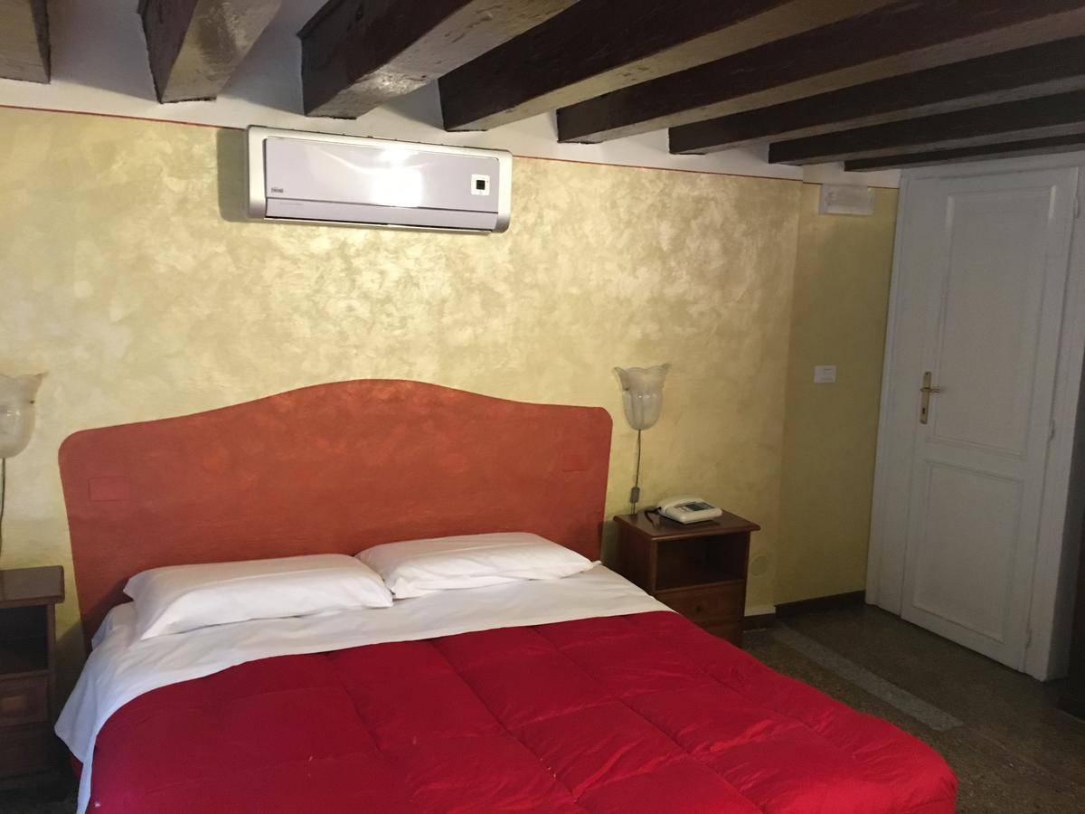 Palazzo Lion Morosini - Check In Presso Locanda Ai Santi Apostoli Venice Exterior photo