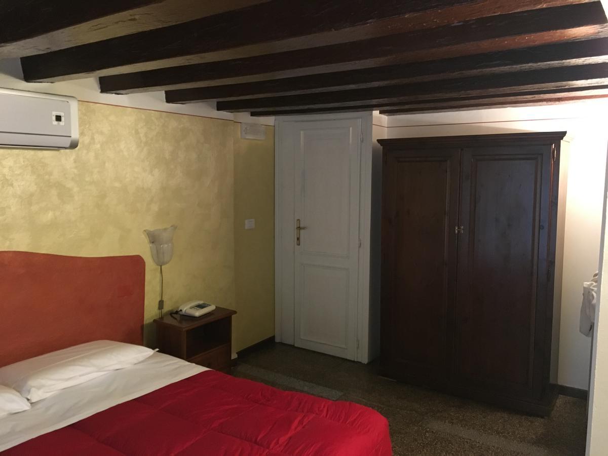 Palazzo Lion Morosini - Check In Presso Locanda Ai Santi Apostoli Venice Exterior photo