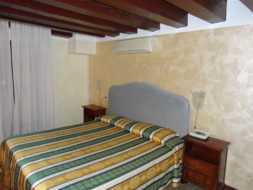 Palazzo Lion Morosini - Check In Presso Locanda Ai Santi Apostoli Venice Exterior photo